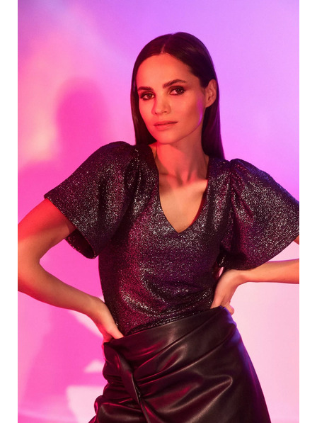 Moodo V-nyakú blúz felfújt rövid ujjakkal fekete Moodo