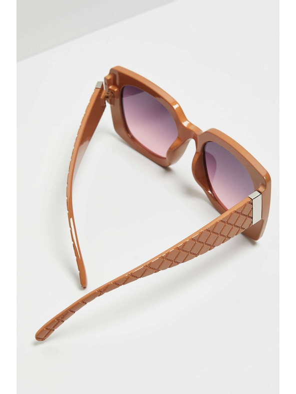 Moodo Vastag keretes bézs napszemüveg Moodo