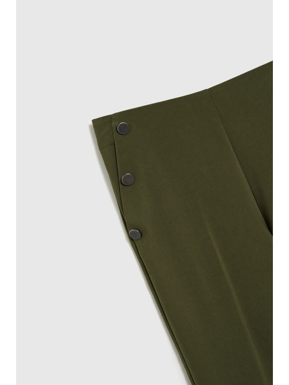 Moodo Sötét olívzöld cigaretta nadrág Moodo