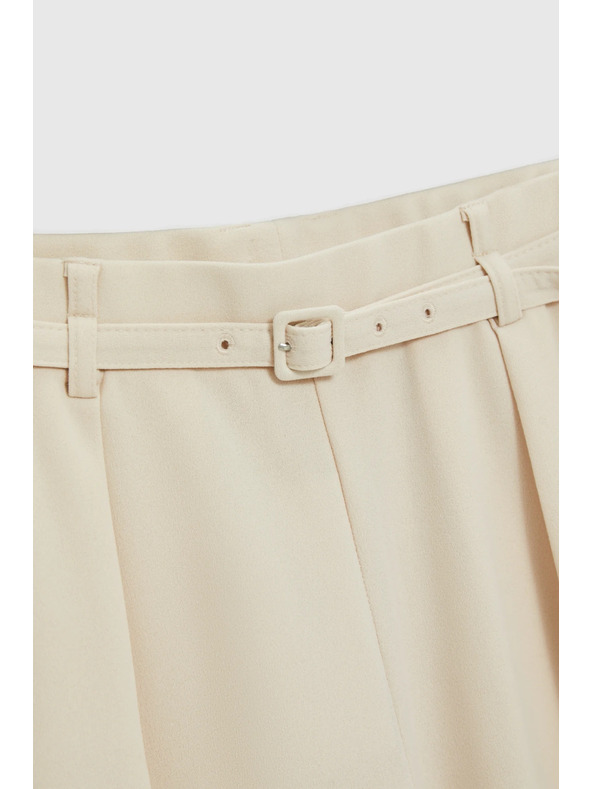 Moodo Bézs nadrág övvel Moodo