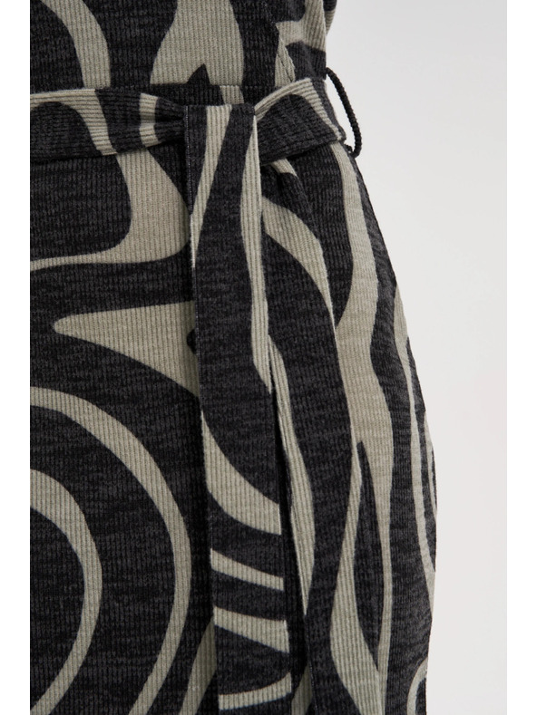 Moodo Testhez álló szürke ruha Moodo