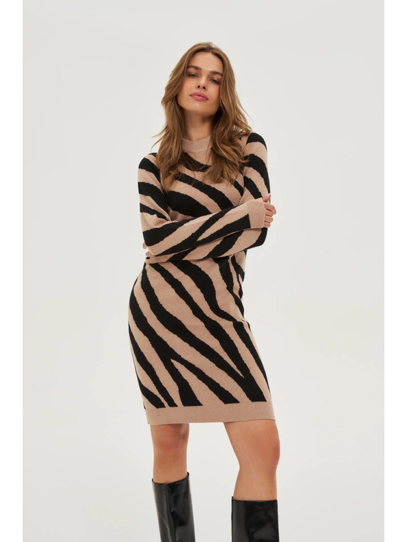 Moodo Testhez álló bézs ruha Moodo