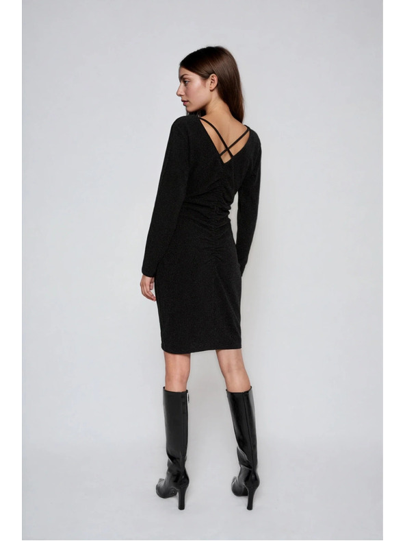 Moodo Testhez álló fekete ruha Moodo