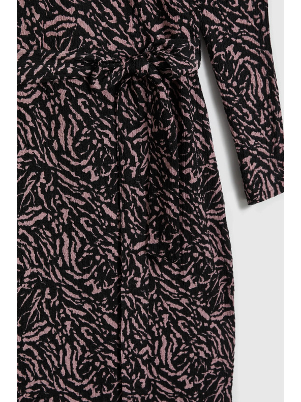 Moodo Testhez álló fekete ruha Moodo