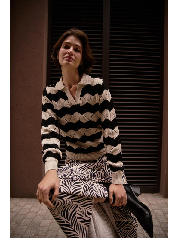 Moodo Bézs nyakú pulóver Moodo