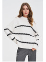 Moodo Fehér csíkos pulóver leengedett vállvonallal Moodo