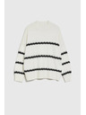 Moodo Fehér csíkos pulóver leengedett vállvonallal Moodo