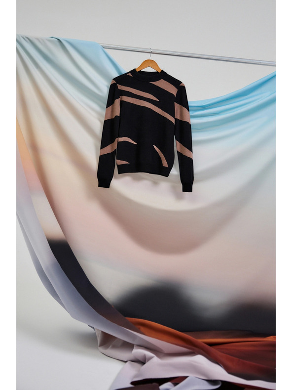 Moodo Fekete pulóver állat mintával Moodo