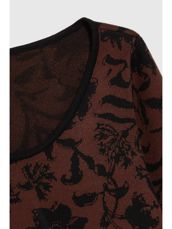 Moodo Barna Moodo pulóver növényi mintával