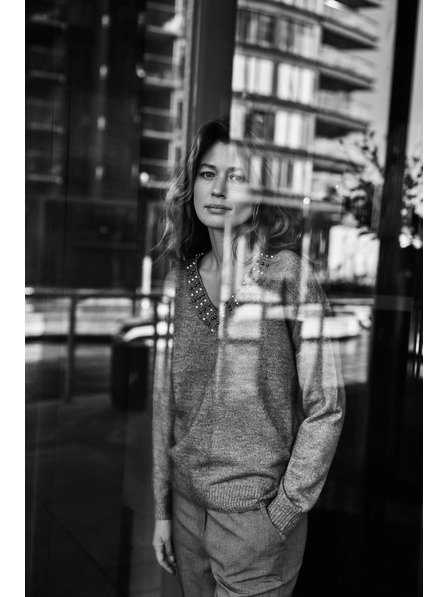 Moodo Barna Moodo pulóver díszített nyakkivágással