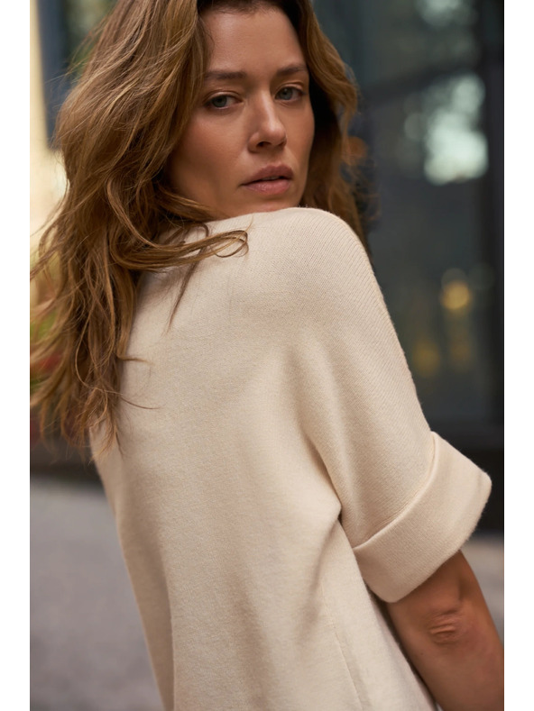 Moodo Bézs rövid ujjú applikációs pulóver Moodo