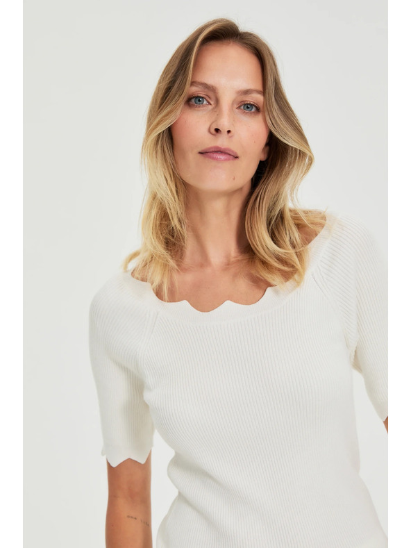 Moodo Karcsúsított fehér pulóver Moodo