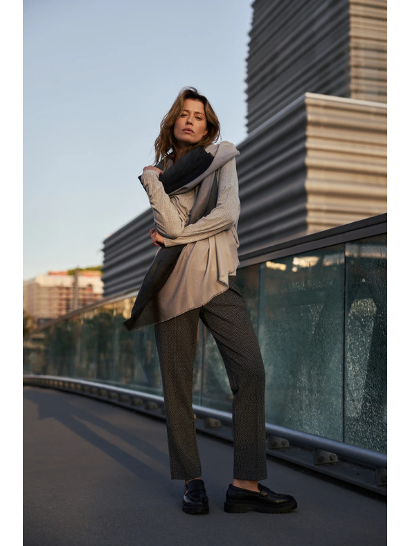 Moodo Szürke sál Moodo