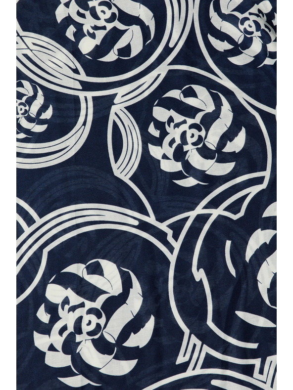 Moodo Sötétkék virágmintás sál Moodo