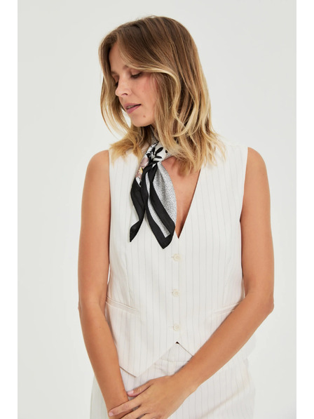 Moodo Fekete virágmintás kendő Moodo