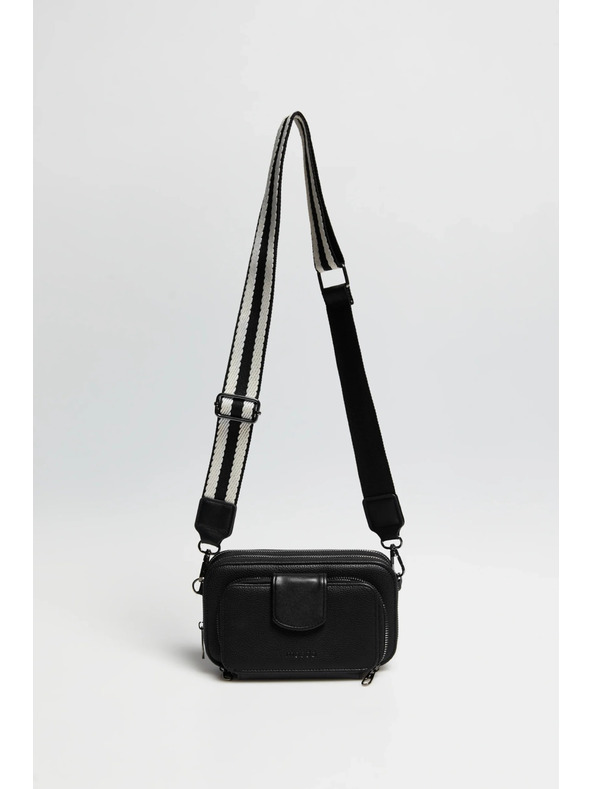 Moodo Fekete táska széles pánttal Moodo