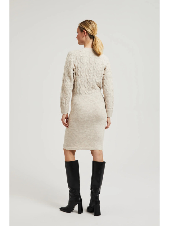 Moodo Kötött bézs ruha gombokkal díszítve Moodo