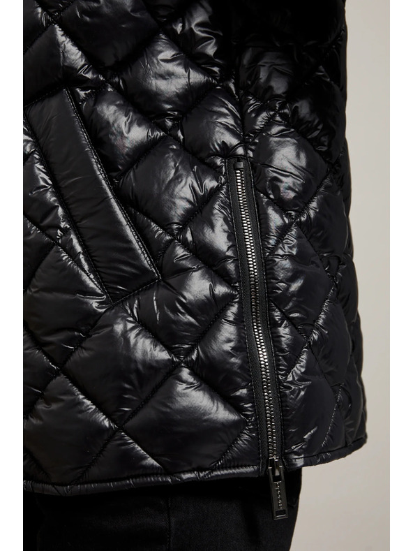 Moodo Rövid steppelt dzseki kapucnival, fekete Moodo