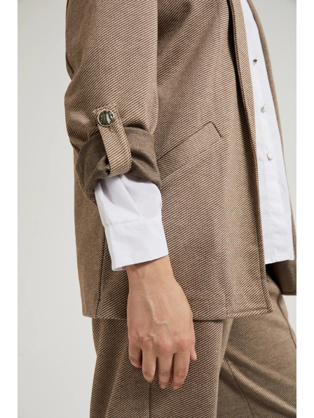 Moodo Bézsszínű zakó feltűrt ujjakkal Moodo