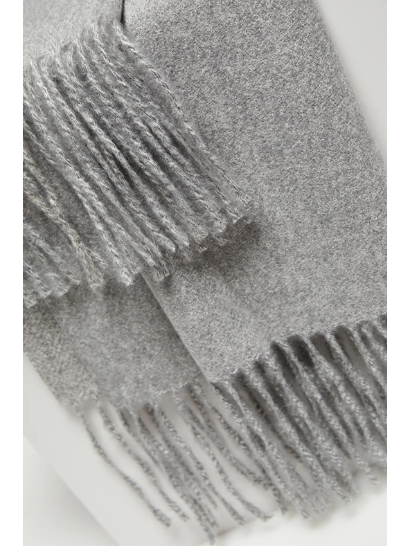 Moodo Sima világosszürke bojtos sál Moodo