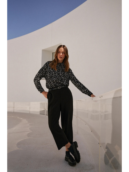 Moodo Fekete ing mintával gallérral Moodo