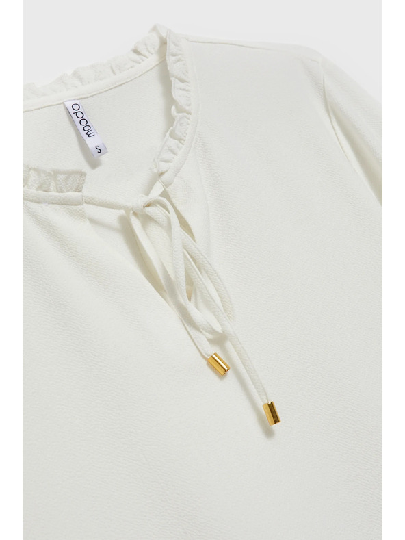 Moodo Fehér blúz megkötős nyakkivágással és felfújt ujjakkal Moodo