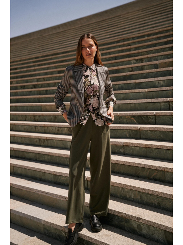 Moodo Pliszírozott ing virágmintával és buborék ujjakkal fekete Moodo