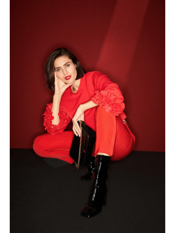 Moodo Piros ing fodros ujjakkal Moodo