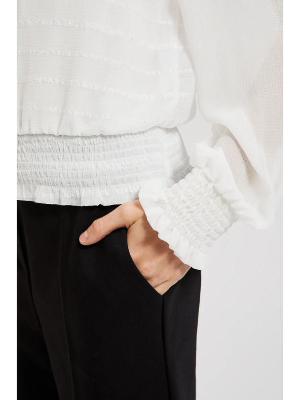 Moodo Elegáns fehér ing ráncolt ujjakkal Moodo