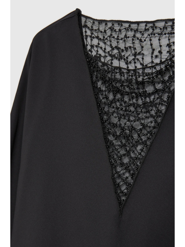 Moodo Fekete blúz kézzel varrt gyöngyökkel a nyakkivágásnál Moodo
