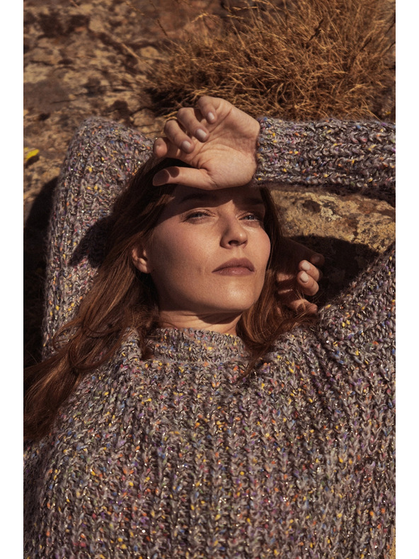 Moodo Színes szállal díszített szürke pulóver Moodo