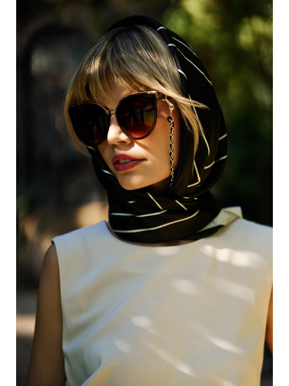 Moodo Fehér és fekete női mintás sál Moodo