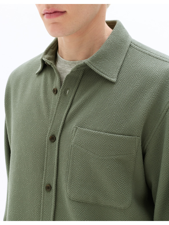 Celio Naseerset felsőing