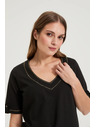 Moodo Blúz V nyakkivágással fekete Moodo