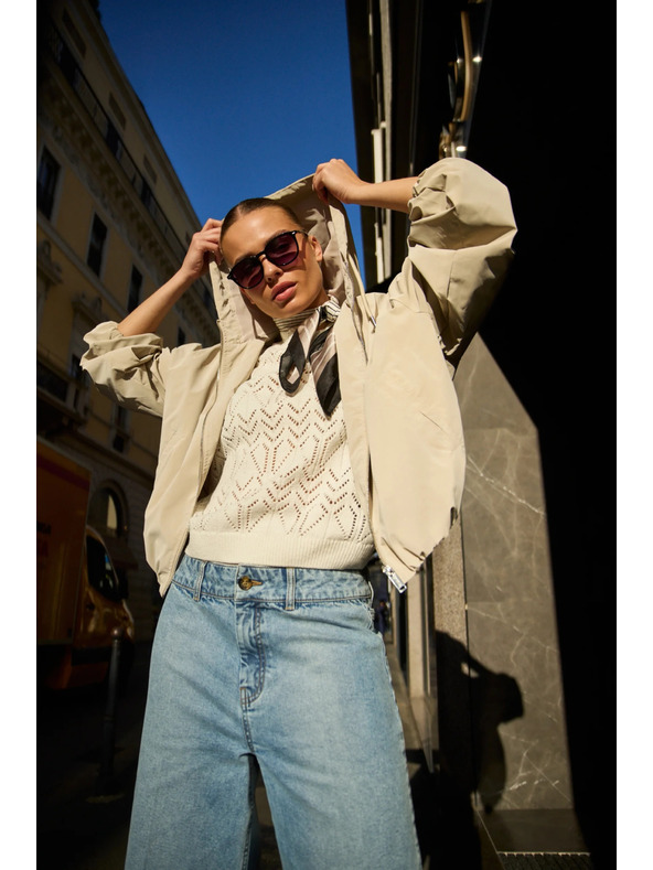 Moodo Vékony dzseki kapucnival bézs Moodo