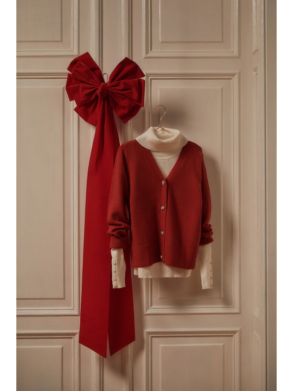 Moodo Gombos kardigan rózsa formájú gombokkal piros Moodo