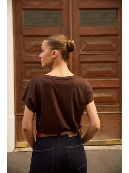 Moodo Pamut póló V-nyakkivágással barna Moodo