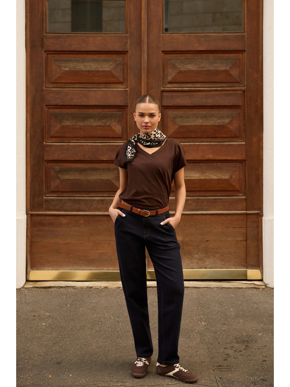 Moodo Pamut póló V-nyakkivágással barna Moodo