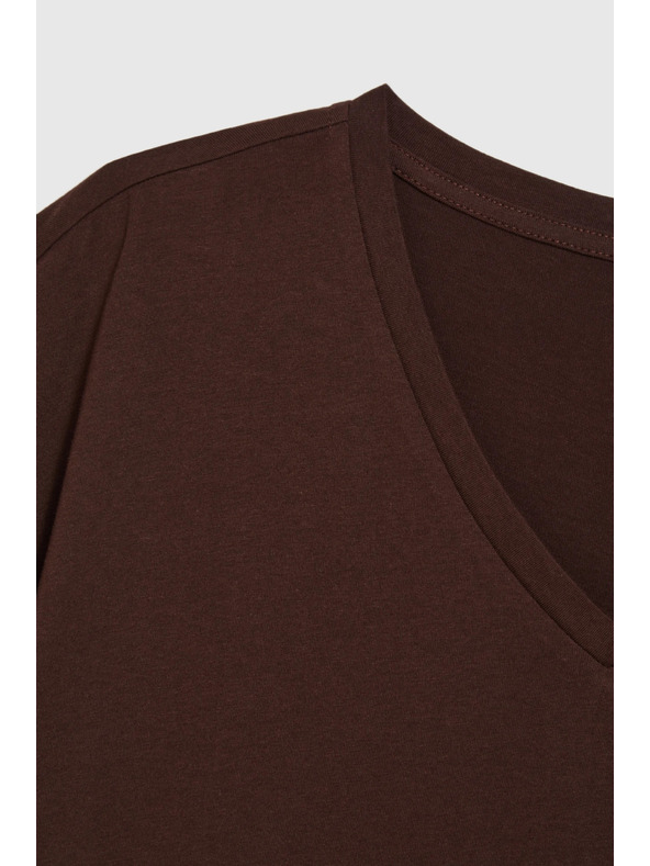 Moodo Pamut póló V-nyakkivágással barna Moodo