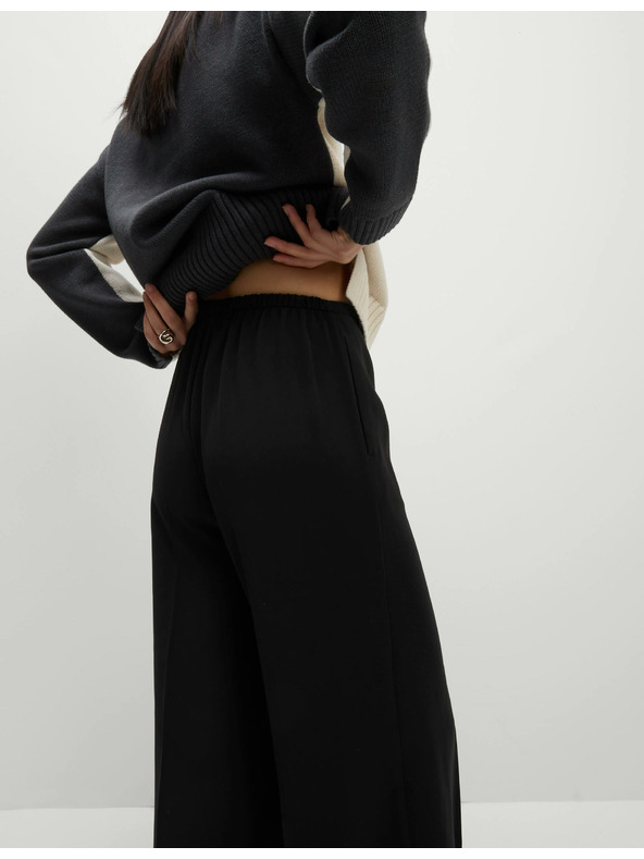 Marks & Spencer Széles szárú kreppnadrág elasztikus derékkal Marks & Spencer fekete