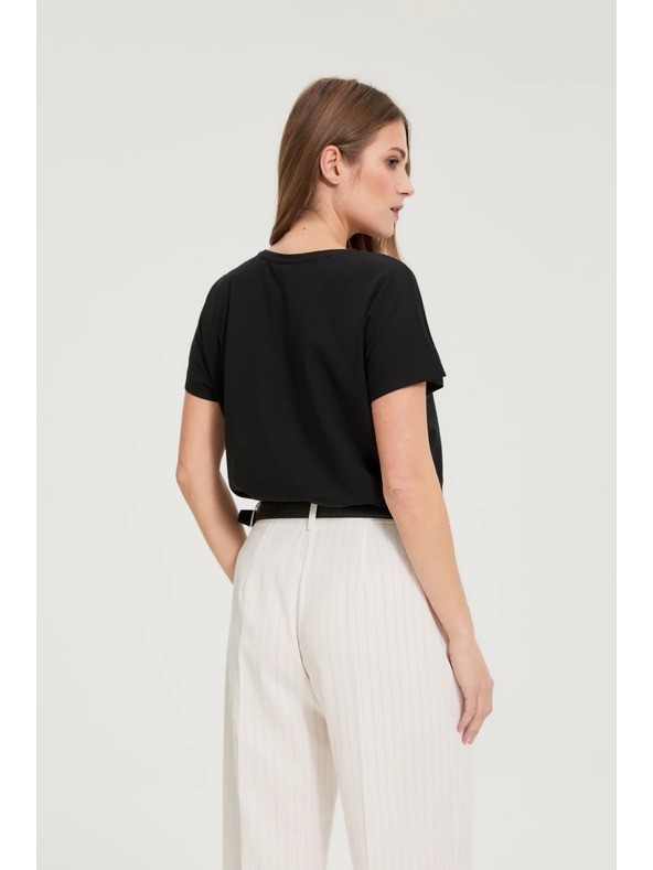 Moodo Blúz díszítő aplikációval fekete Moodo