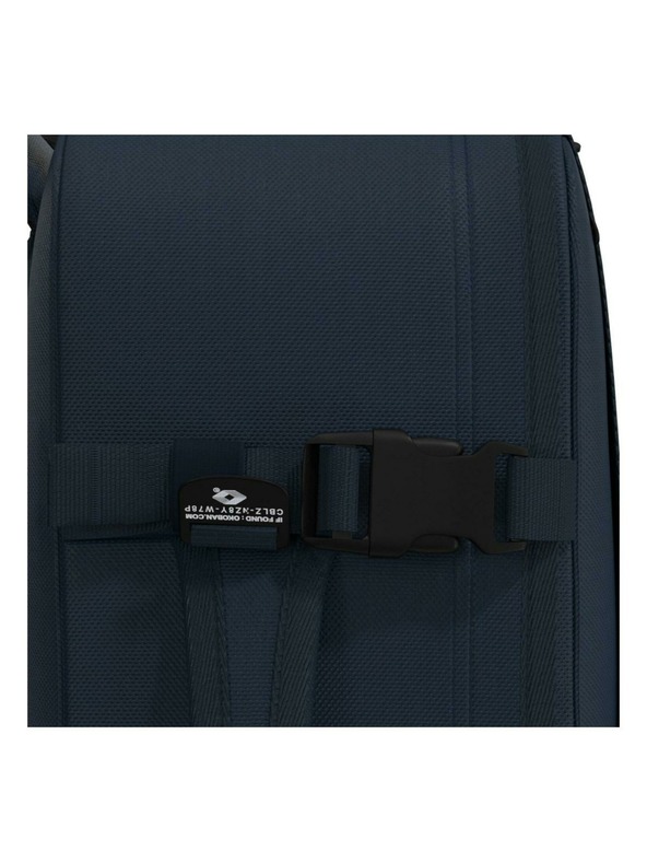 CabinZero Sötétkék CabinZero katonai hátizsák (28L)