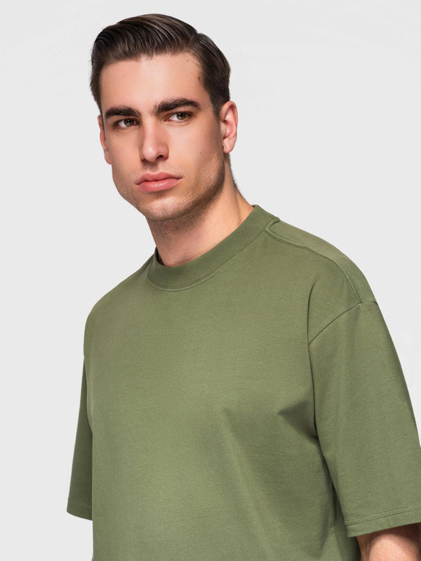 Ombre Clothing Férfi pamut LOOSE FIT póló kerek nyakkivágással - sötét oliva V8 OM-TSBC-0267 Ombre Clothing