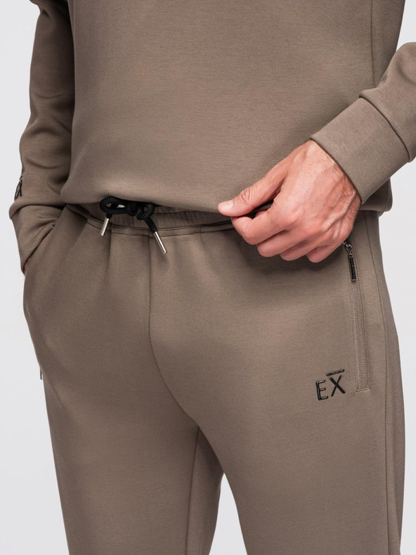 Ombre Clothing Férfi melegítő szett galleres pulóver + jogger nadrág - szürkésbarna V3 Z117 Ombre Clothing