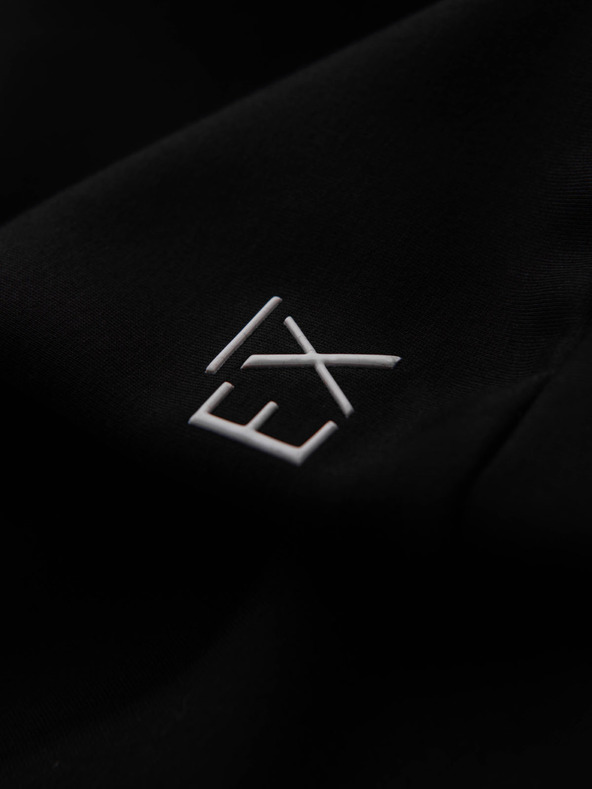 Ombre Clothing Férfi pulóver magas állványnyakkal és kontraszt nyomattal - fekete V1 OM-SSZP-0211 Ombre Clothing