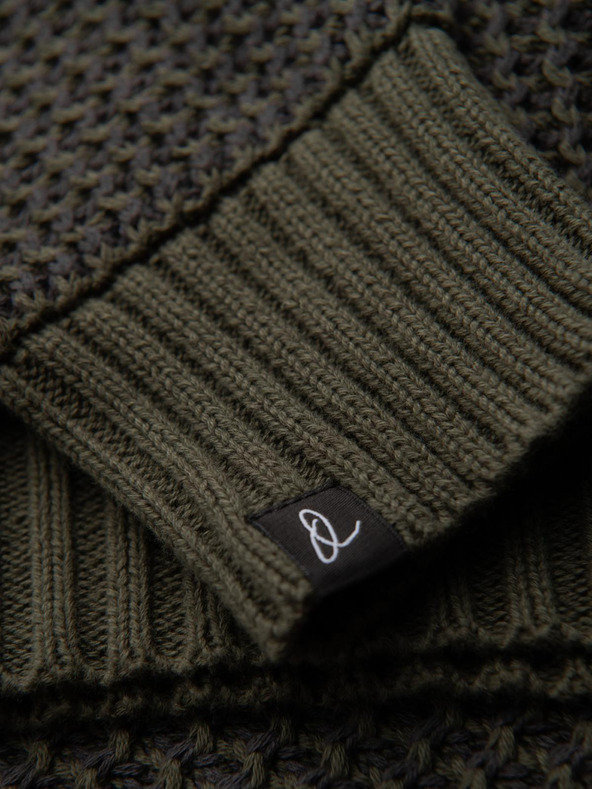 Ombre Clothing Férfi pulóver kontraszt kötéssel és kerek nyakkivágással - sötét olíva V2 OM-SWSW-0122 Ombre Clothing
