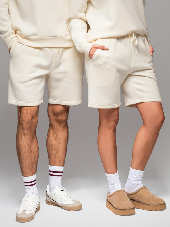 Ombre Clothing Uniszex melegítő rövidnadrág bordázott derekkal - krém V2 OU-SRBC-0101 Ombre Clothing
