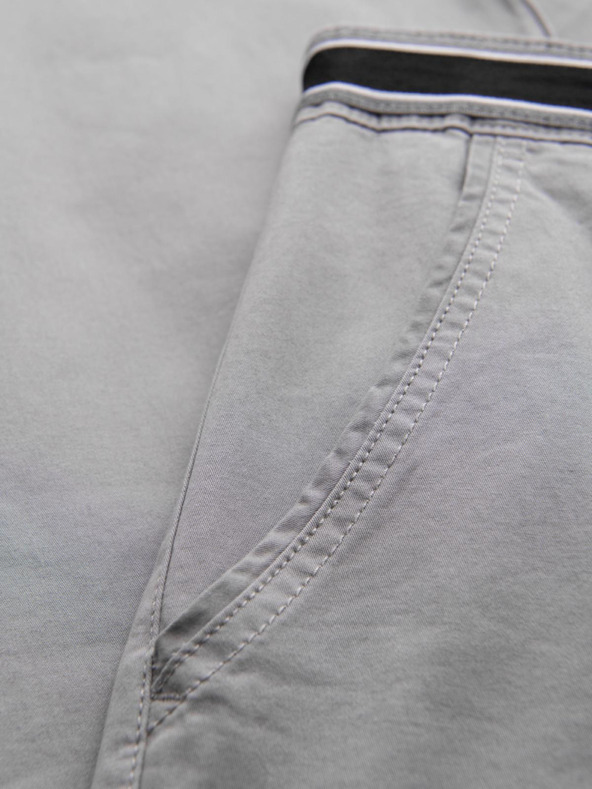 Ombre Clothing Világosszürke férfi chino nadrág dekoratív övvel Ombre Clothing Ombre Clothing