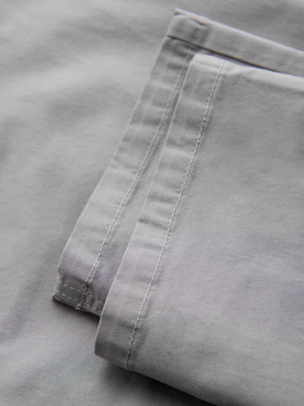 Ombre Clothing Világosszürke férfi chino nadrág dekoratív övvel Ombre Clothing Ombre Clothing