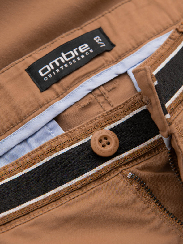 Ombre Clothing Barna férfi chino nadrág dekoratív övvel Ombre Ruházat Ombre Clothing